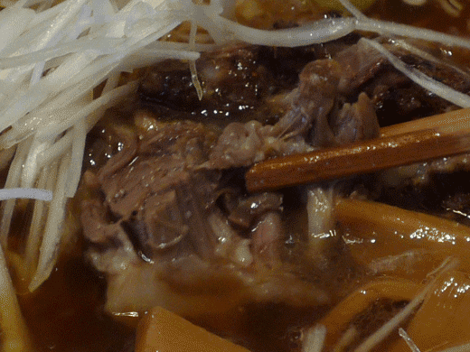 ほろほろ崩れるほど柔らかい牛テール肉