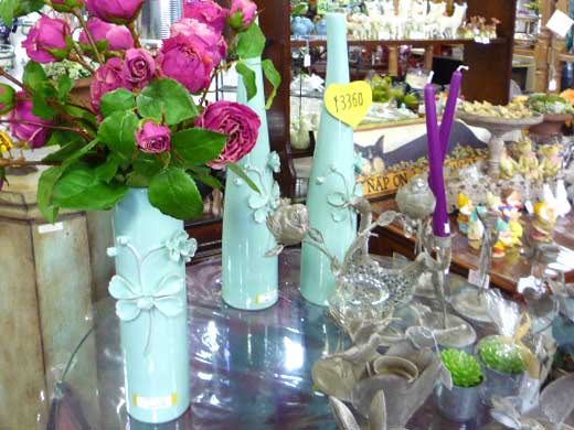 た陶磁器製フラワーベース