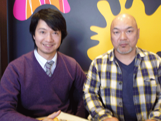 鳥取牛骨ラーメン応麺団の米田良順団長と、鳥取牛骨ラーメン店主会の川崎雅樹会長