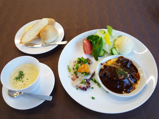 日替わりランチセット_牛ホホ肉のワイン煮